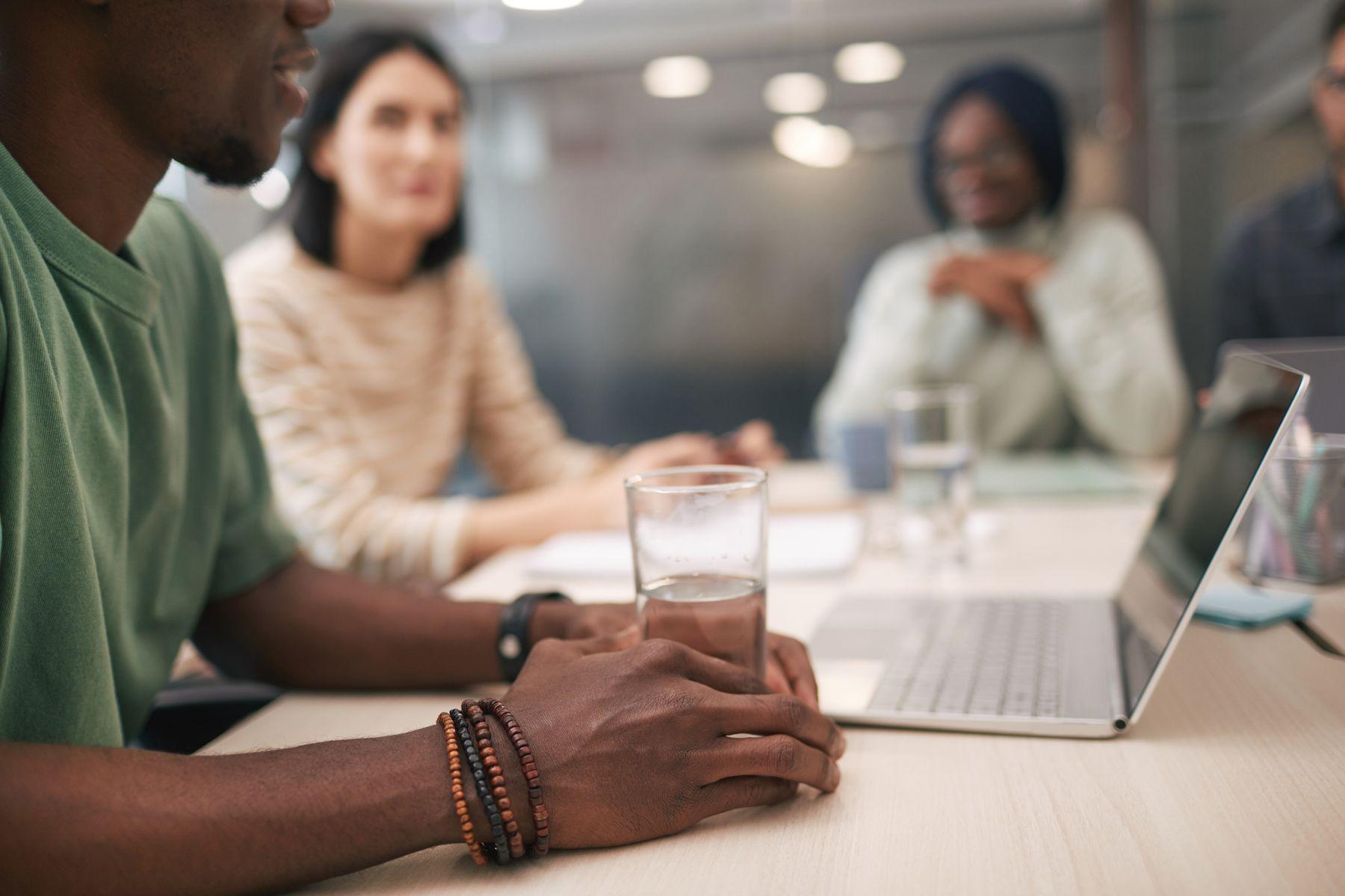 A collaborative workshop around a table
